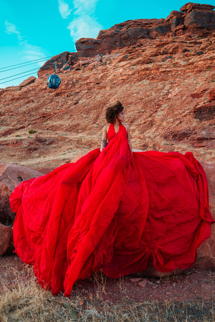 gondola red parachute dre